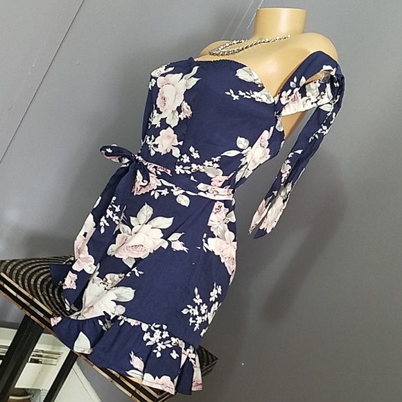 IMPORTED Floral Play Suit Romper - Picture 4 of 8